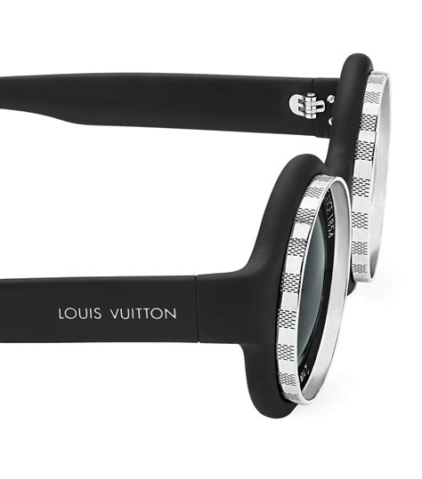 Mens Louis Vuitton grey LV Supervision Round Sunglasses